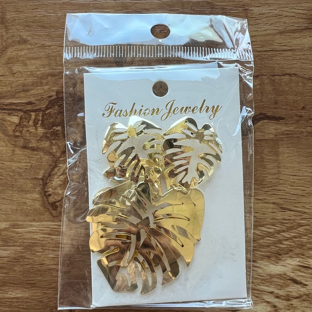 Stylish Gold Leaf Earrings